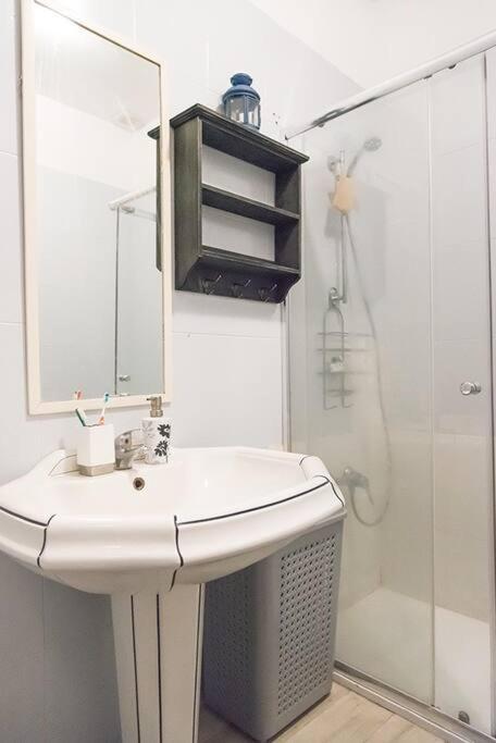 The Oasis One Spacious Apartment In Sevilla Екстериор снимка
